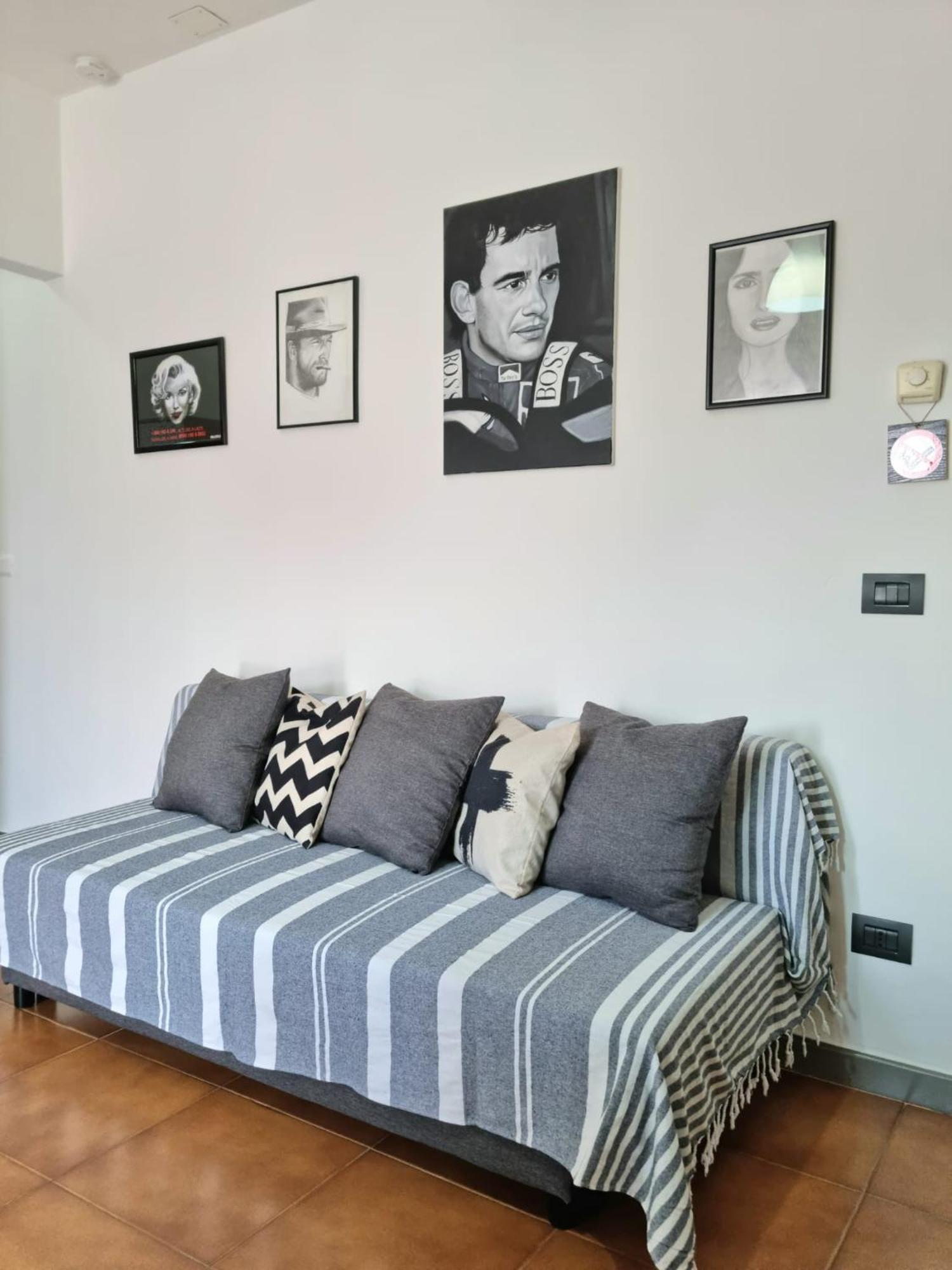 Home Of Fame - Home Gallery With Fully Equipped Kitchen, Separate Entrance, Free Parking Olbia Exteriér fotografie